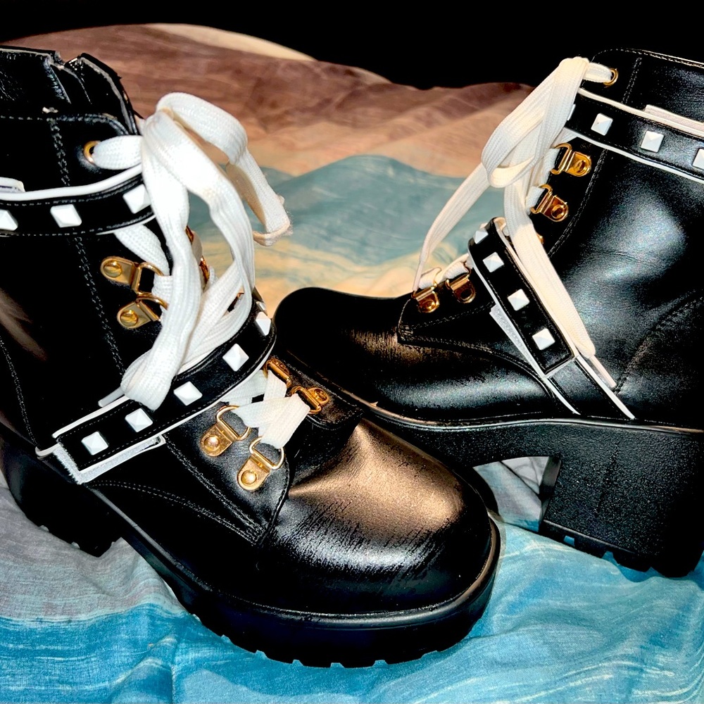 MINT CONDITION NAUGHTY GAL BOOTS- youth size 3/ WOMENS size 5-